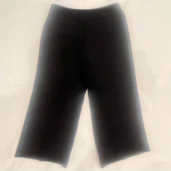 WHBM. Sz 4. Black Legacy Wide Leg Pant. Classic lightweight. Wardrobe essential - Picture 4 of 17